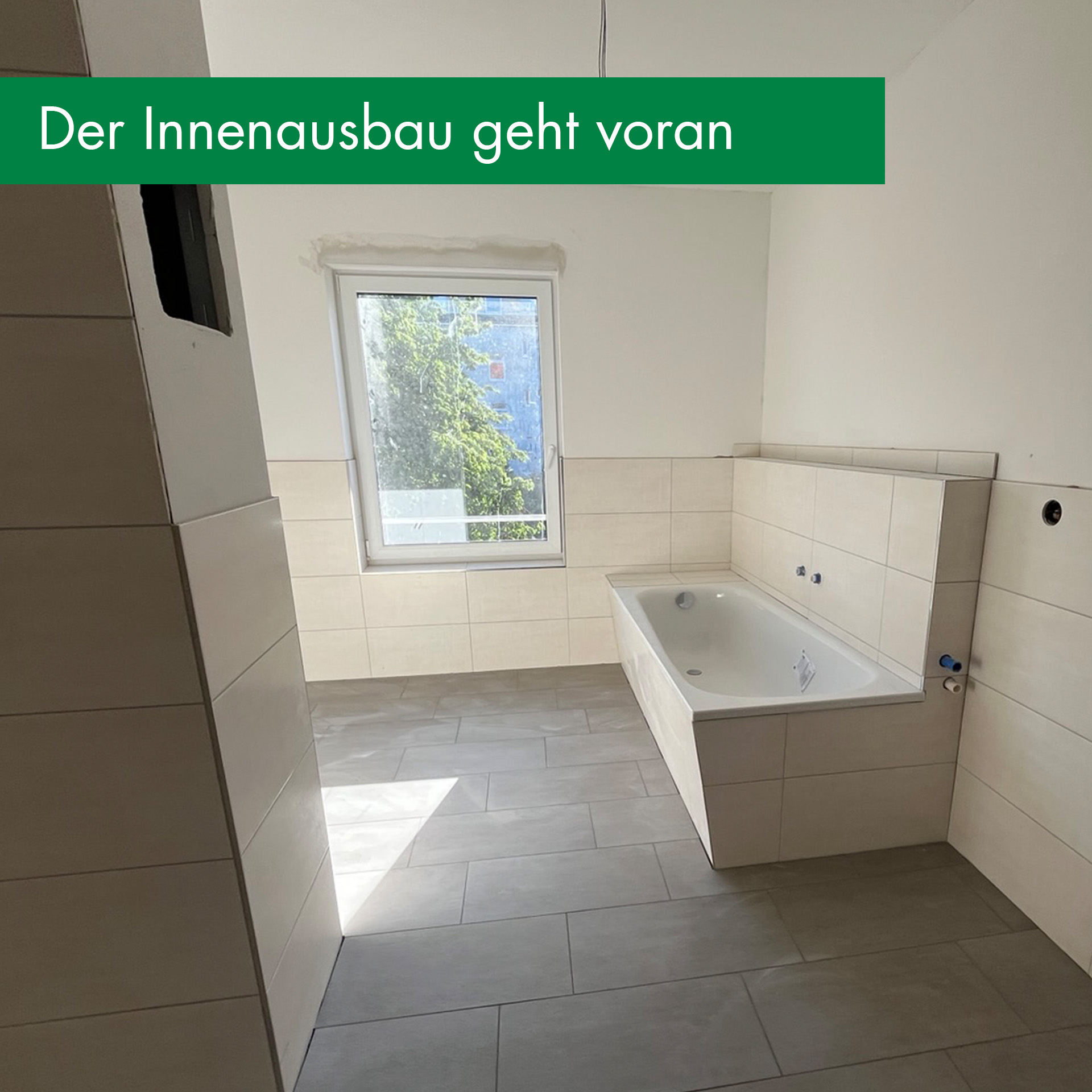 Blick in das geflieste Vollbad